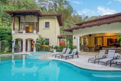 Image de Maison de luxe tropicale à Los Sueños, meilleure pêche sportive et idéal pour les golfeurs!