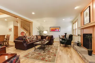 Image de Luxe, condo de chien avec un accès & Village Sharc w \/ bain à remous!