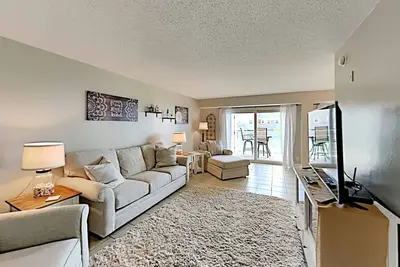 Image de Vues du golfe de ce condo confortable à Pensacola ~ Belle vue sur le golfe du Mexique depuis votre balcon privé!