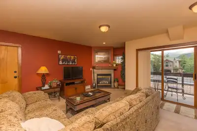 Condo avec vue sur la montagne et les pistes de ski, cuisine mise à jour, Wifi gratuit