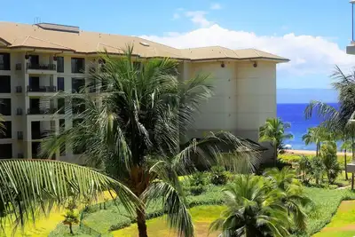 Image de Maui Westside Propriétés: Honua Kai - Hokulani 414 1 lit Vue partielle sur l'océan