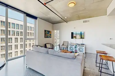 Image de Nouvellement terminé condo Nob Hill w \/ grande capacité de marcher et emplacement central