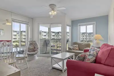 Image de Oceanside Condo avec la famille des équipements de qualité!
