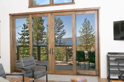 Image de Beaver - Brand New - Vue sur le lac 3 Br - Mountain Design moderne avec bain à remous!