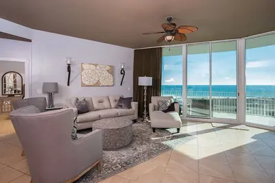 Image de Magnifique Condo Penthouse avec de superbes équipements! Le prix vient de baisser pour 2019!