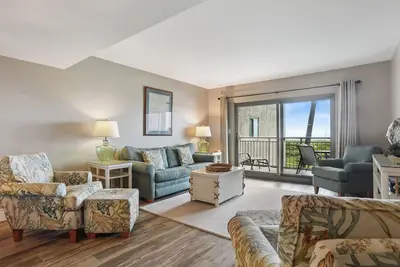 Image de Ocean One 209 - Rénovation complète 2 chambres - Spectaculaire bijou en bord de mer!