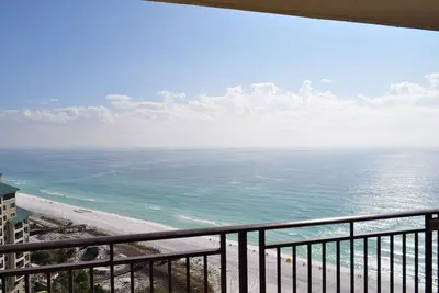 Image de Superbes vues sur la plage du dernier étage du condo Westwinds - Balcon privé