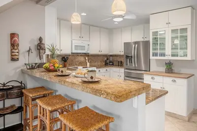 Image de Poipu Luxury Spacious Condo Récemment rénové A \/ C dans la chambre des maîtres et des invités * Regency 221 *
