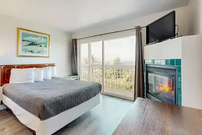 Image de Haut niveau studio oceanview près de la plage - chiens bienvenus!