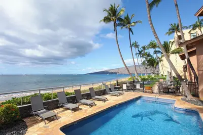 Image de Kihei Sands Beachfront Condo B4 sur la belle plage de sucre de Maui!