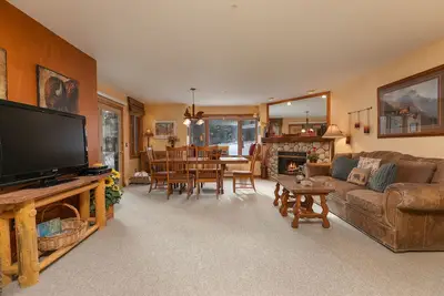 Image de Tyra Streamside 238 Luxury Ski-in / Ski-out Condo Breckenridge au Colorado