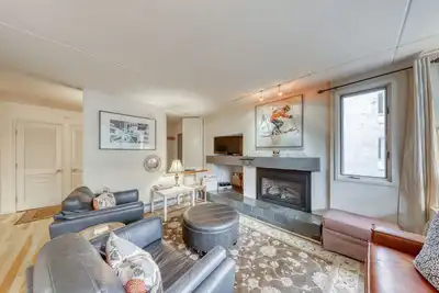 Image de Condo Sugarbush Resort avec 3 piscines communes, bain Ă remous et terrains de sports saisonniers