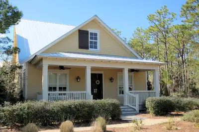 Image de Dans l'aquarelle \"Cove Hollow\" 5br avec Guest House et piscine privée