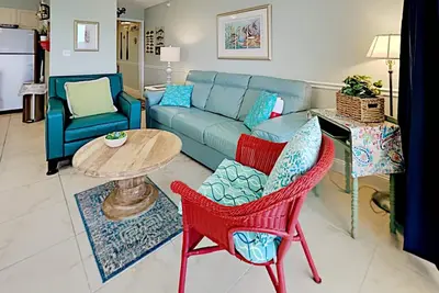 Image de Magnifique Condo Gulf Front ~ Superbes vues depuis un balcon privé ~ Piscines communautaires et barbecues!