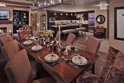 Image de Snowline: Edgemont - Ultra Luxe 4br - Slopeside!