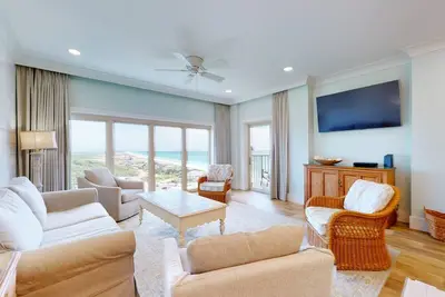 Image de Wifi Gratuit! Superbe condo sur la plage avec vue sur l'eau! Famille parfaite!