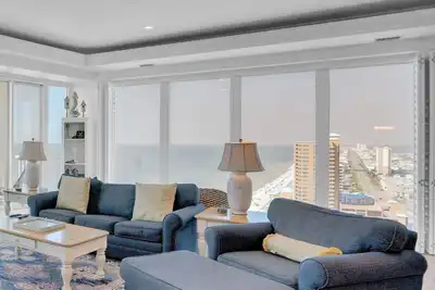 Image de Bonnes Affaires! Vue imprenable | Penthouse | Devant le golfe | Liquid Life Rentals