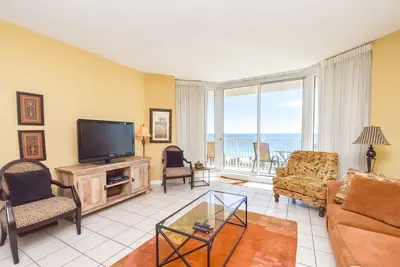Image de Condo spacieux à aire ouverte avec balcon privé!