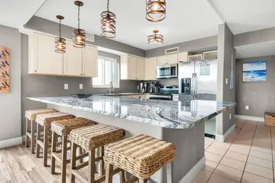 Image de TThoreline Towers 3021-3br☀ 10 au 13 août 1 150 $ Total-Walk2Beach-Bch Service-Pool