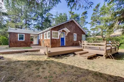 Image de Rustique maison de plage chien amical sur Neskowin Marsh Golf Course + 2 blocs de la plage