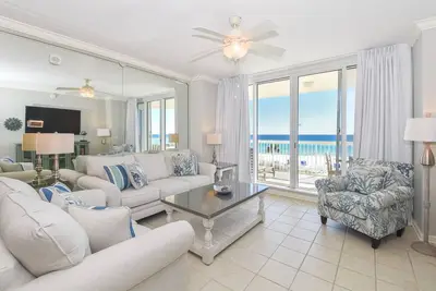 Image de Escapade en bord de mer sur le thème des tropiques avec balcon privé! 🌴