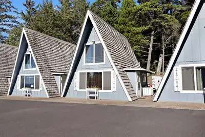 Image de chalet Oceanfront w / vue sur le Pacifique, très bien situé - chiens bienvenus!