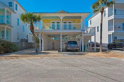 Image de Cottage mis à jour avec piscine, Just Steps 2 Beach + Avantages Vip Gratuits! 2 ch. Pour 8 personnes