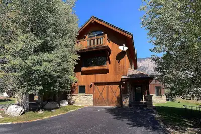 Image de Le 8ème vert du club à Crested Butte! Animaux acceptés.