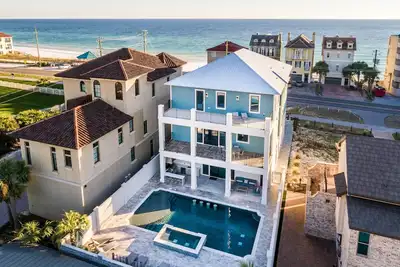 Image de Tarifs récemment réduits! Piscine privée chauffée \"Miramar Paradise\"! 75 pieds à la plage