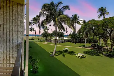 Image de Emplacement populaire, un accès facile aux pelouses bien entretenues et station balnéaire