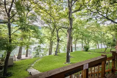 Image de Star of Texas and Cottage with Loft - Guadalupe Riverfront, Sleeps 16!