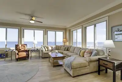 Image de 3501 SeaCrest - Penthouse au 5ème étage face à l'océan. Vues WoW!