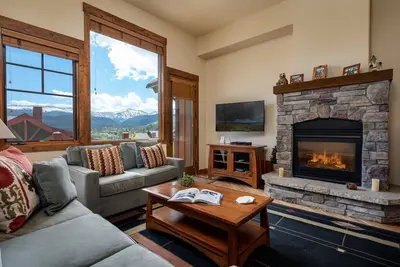 Pet Friendly (rare! ) | Spa privatif | Mtn & Downtown Views & Style