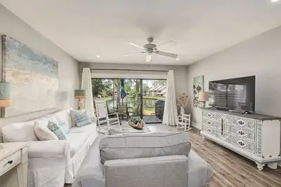 Image de Beachwalk Villa 5072 ~ Golf Cart ~ Gratuit Tram & Wifi! ~ Courte promenade à la plage!