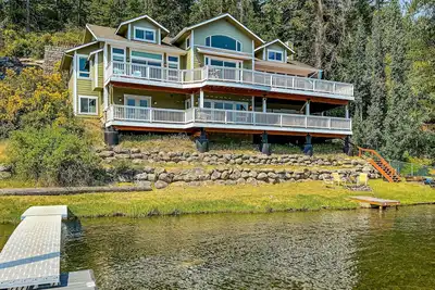 Image de Grande maison au bord du lac w / vue imprenable sur le lac et wrap-around pont!
