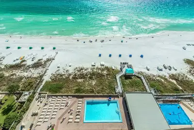 Image de Br2br SunDestin 101☀Cinq marches pour la piscine du Gulf Front - Ouvert du 10 au 12 mai 801 $! FunPass