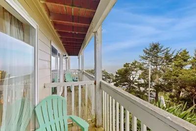 Image de Facile d'accès, studio de chien amical avec vue sur l'océan - à quelques pas de la plage!