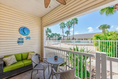 Image de Belle propriété en bord de piscine à Palm Bay Village