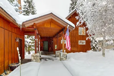 Image de Spacieuse maison de montagne avec baignoire et piscine accès à remous privé