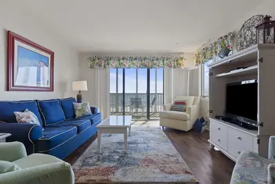 Image de 2 Br Oceanfront condo avec de superbes vues panoramiques! !