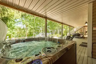 Image de Presque Aspen- Lakefront dans le Dcl central, 5 suites Master, bain à remous, foyer