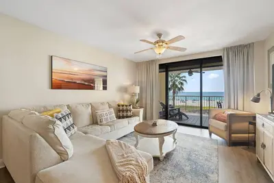 Image de Vue de la maison d'été 203a-Beach Front depuis une immense terrasse!