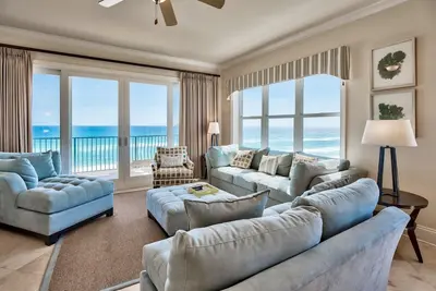 Image de Condo de luxe Gulf Front! Accès rapide à la plage! Deux piscines communautaires!