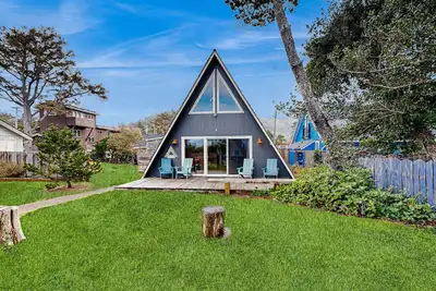 Image de Calme, escapade en cabine côtière, à moins d'un pâté de maisons de la plage