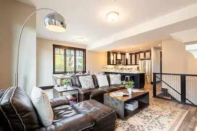 Image de Townhome de luxe �� la Base des Canyons Village