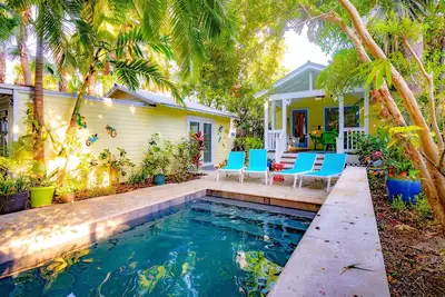 Image de Belle maison acceptant les chiens avec chalet de belle-mère - très bien situé, piscine privée