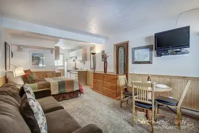 Image de Tarifs réduits! Situé au centre, Wi-Fi, Jacuzzi extérieurs, Parking pour 1 voiture
