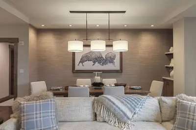 Image de One Steamboat Place: \"Three Forks\" # 306 - Condo de luxe 3br skis aux pieds