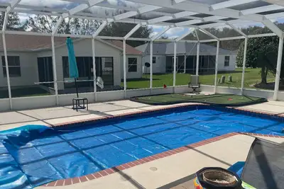 Image de Piscine Amazing Accueil! ! 3 Bdrm maison avec WiFi & Bbq Grill! Près de Nancy Lopez