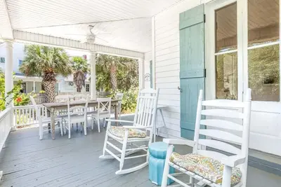 Image de Whitecaps: 5 Br \/ 4 Ba maison de ville à Tybee Island, pour 10 personnes